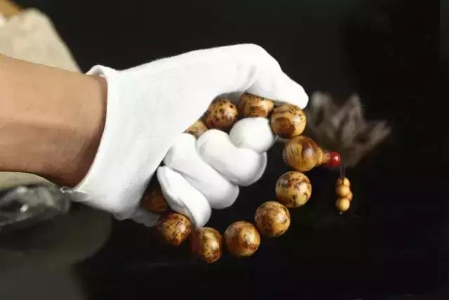 崖柏盘玩正确方法,崖柏摆件的盘玩多久能包浆