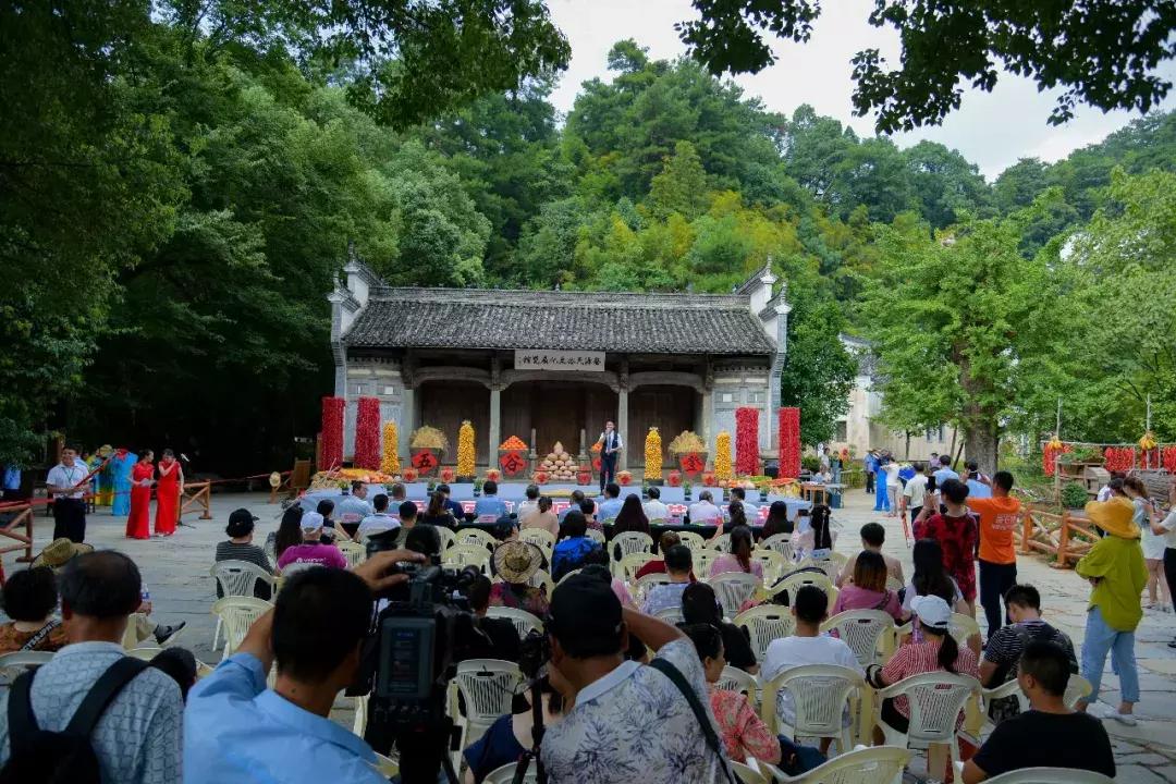 第五届中国篁岭晒秋（美食）节开幕，用美味欢庆丰收