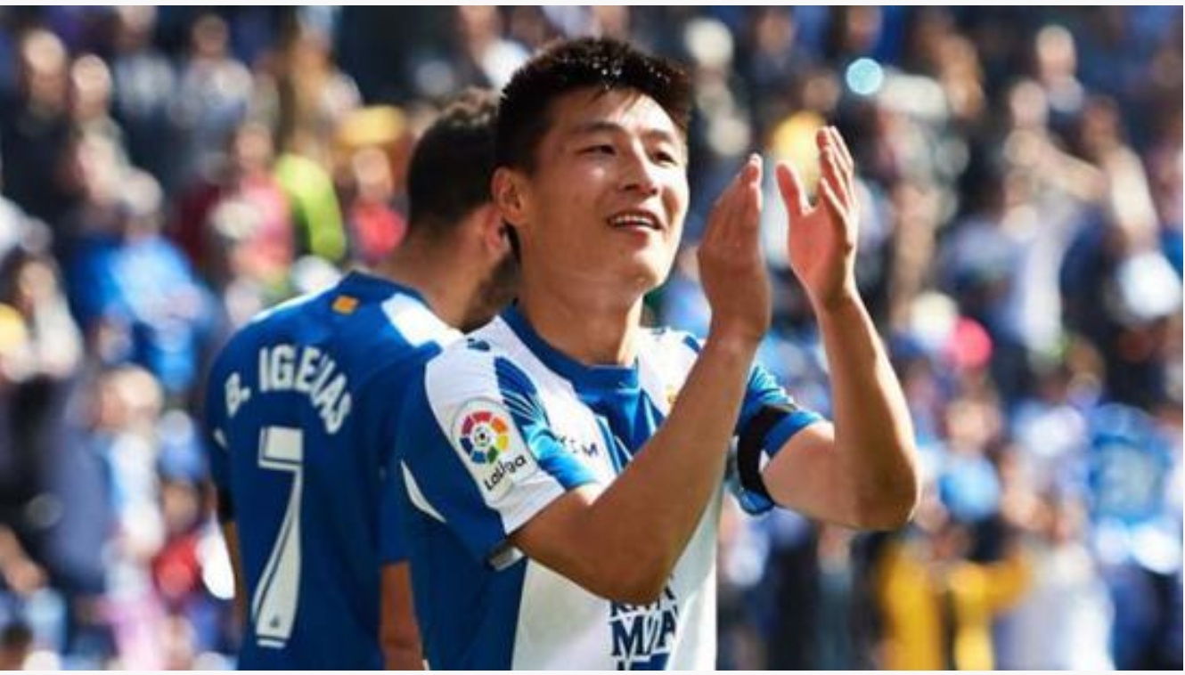 武磊攻破巴萨球门巴萨球迷庆祝,武磊攻破巴萨亚洲第一人