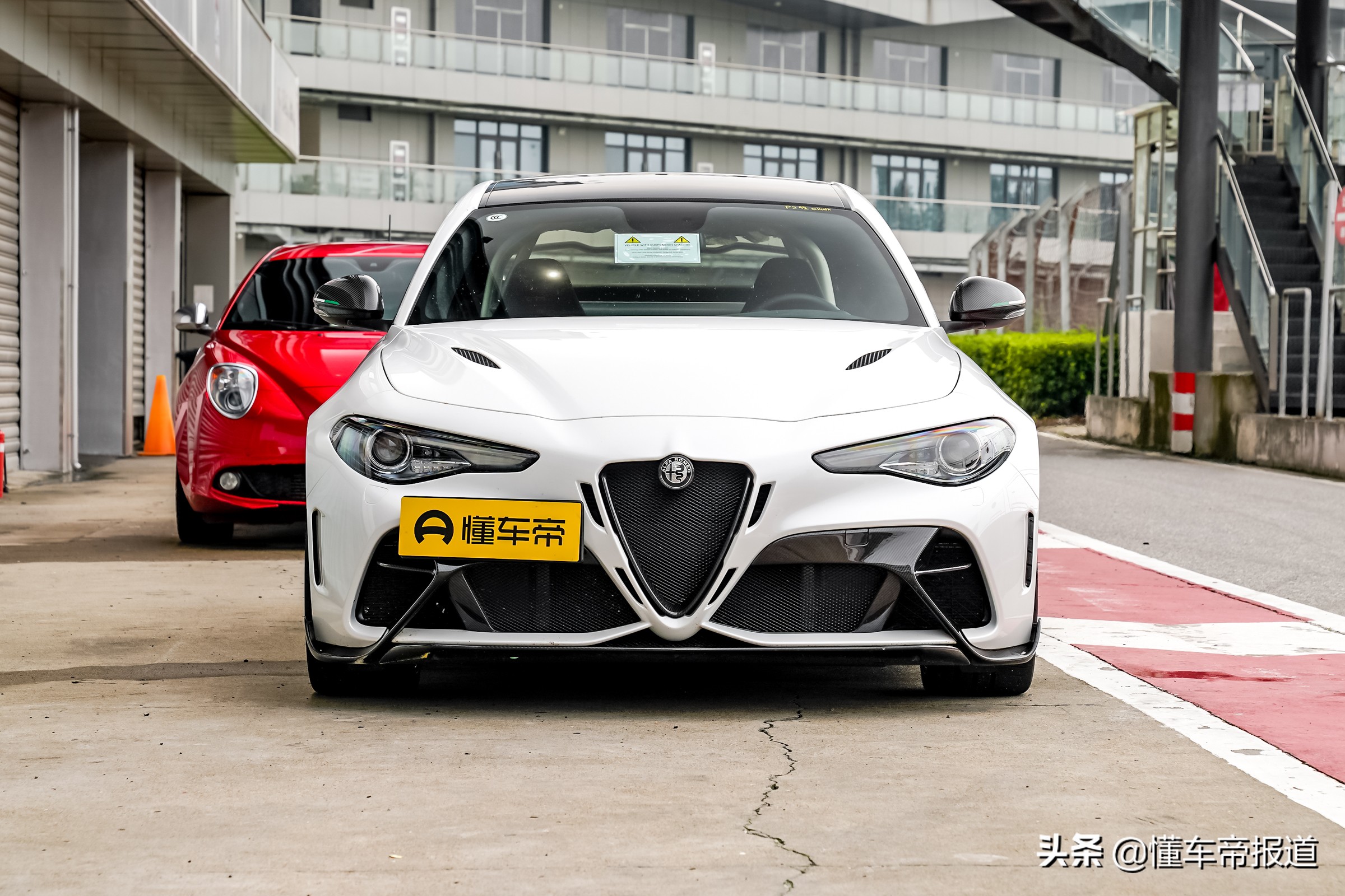 新车阿尔法罗密欧giulia豪华版200p,阿尔法罗密欧giulia车评