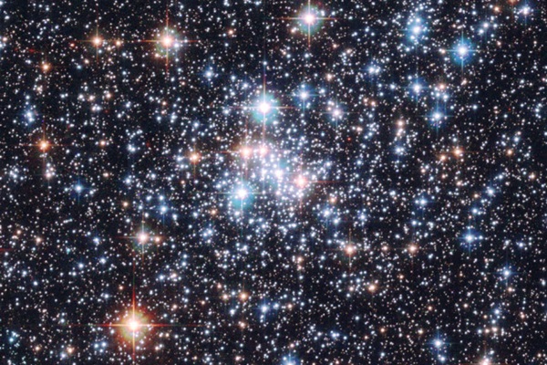 宇宙最大的恒星比太阳大1000亿倍,宇宙中最大的恒星比太阳大多少