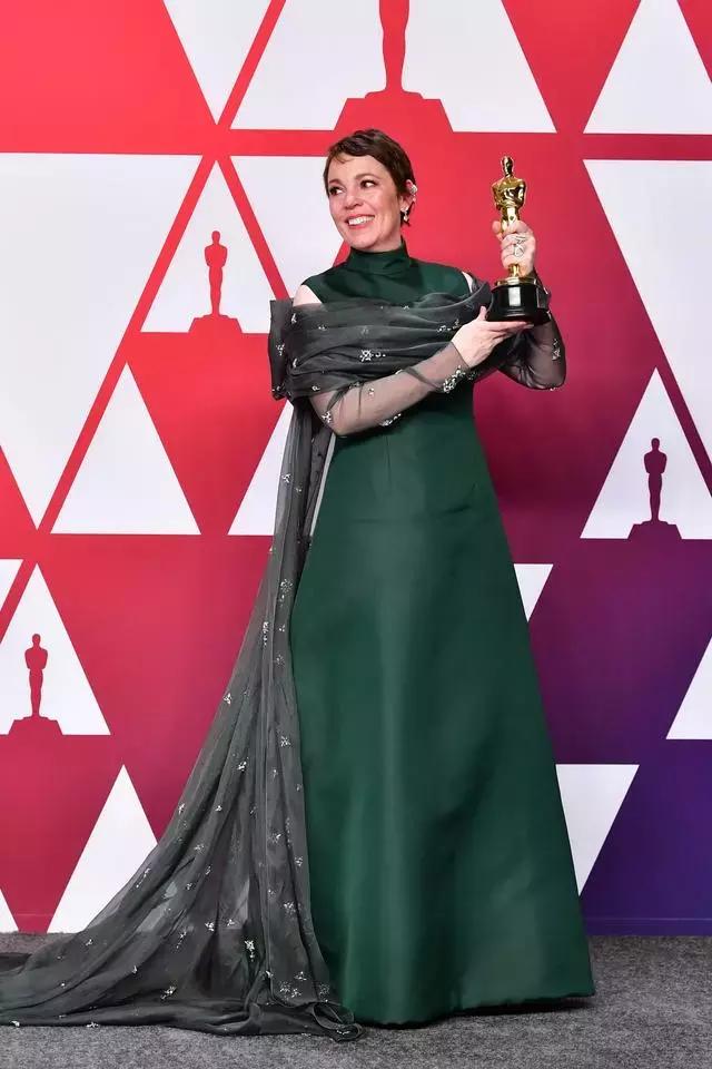 ladygaga奥斯卡佩戴大黄钻石,ladygaga黄宝石