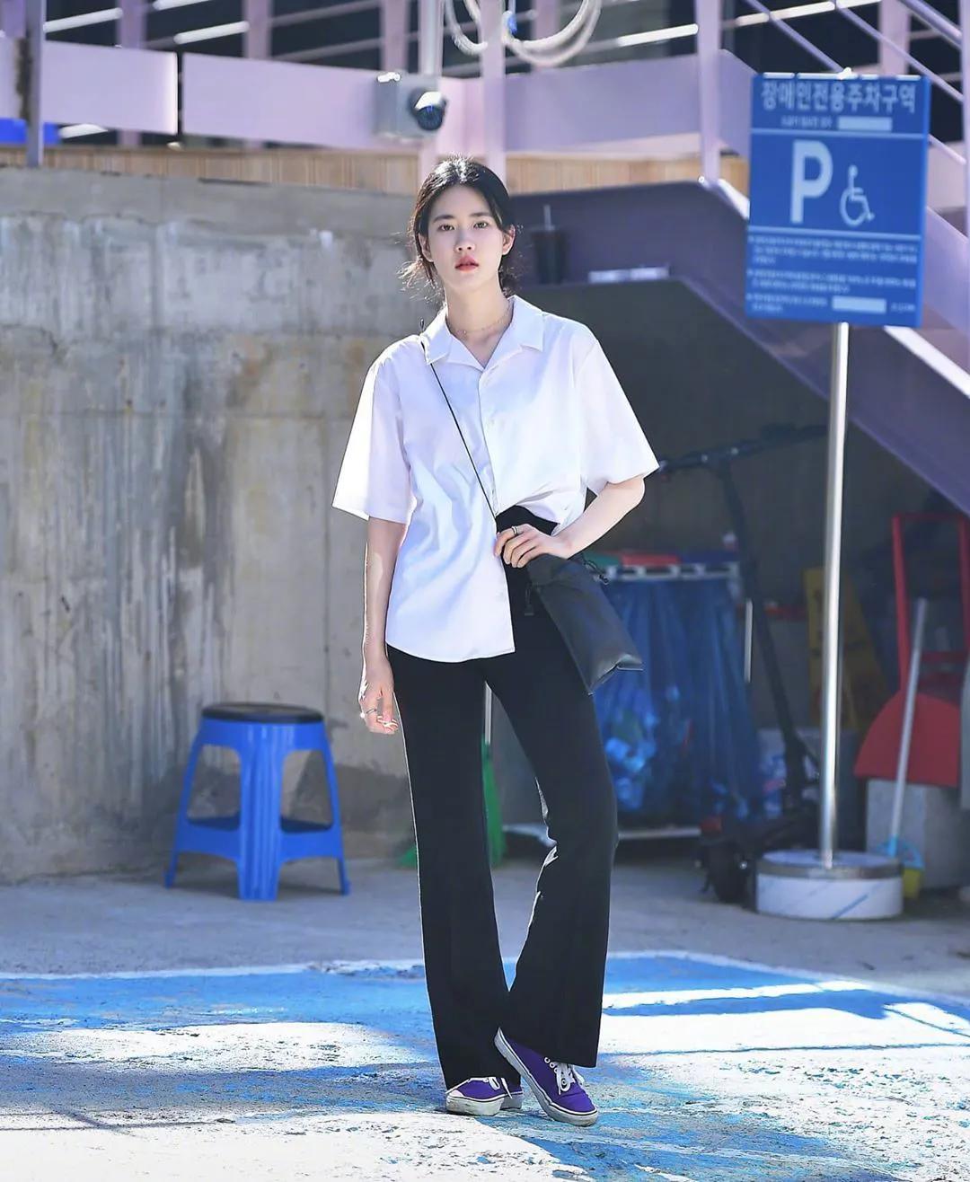 真实韩国女街拍,韩国女生穿搭街拍