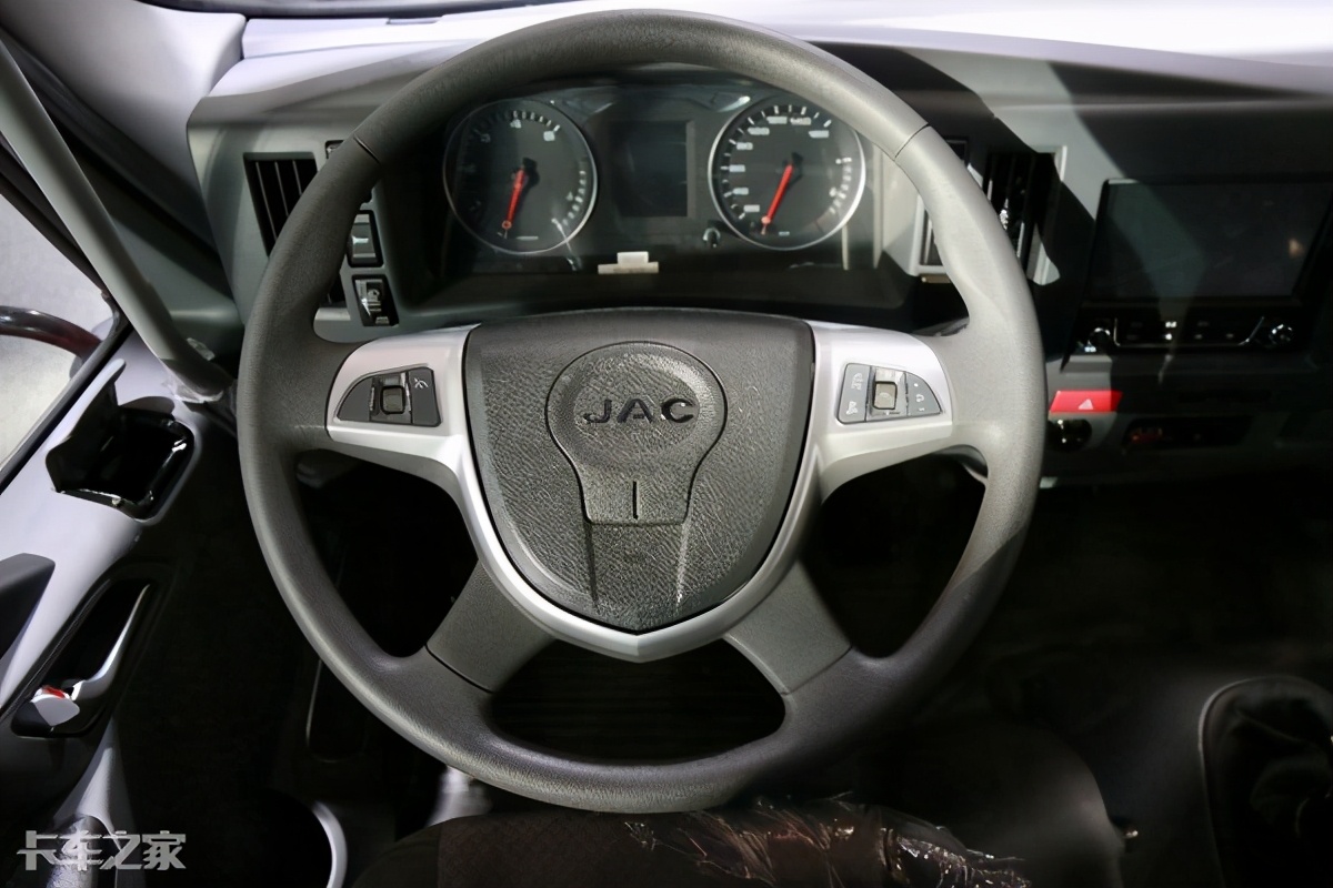 最便宜的国五6.8米载货车,15万以内最快的五款轿车