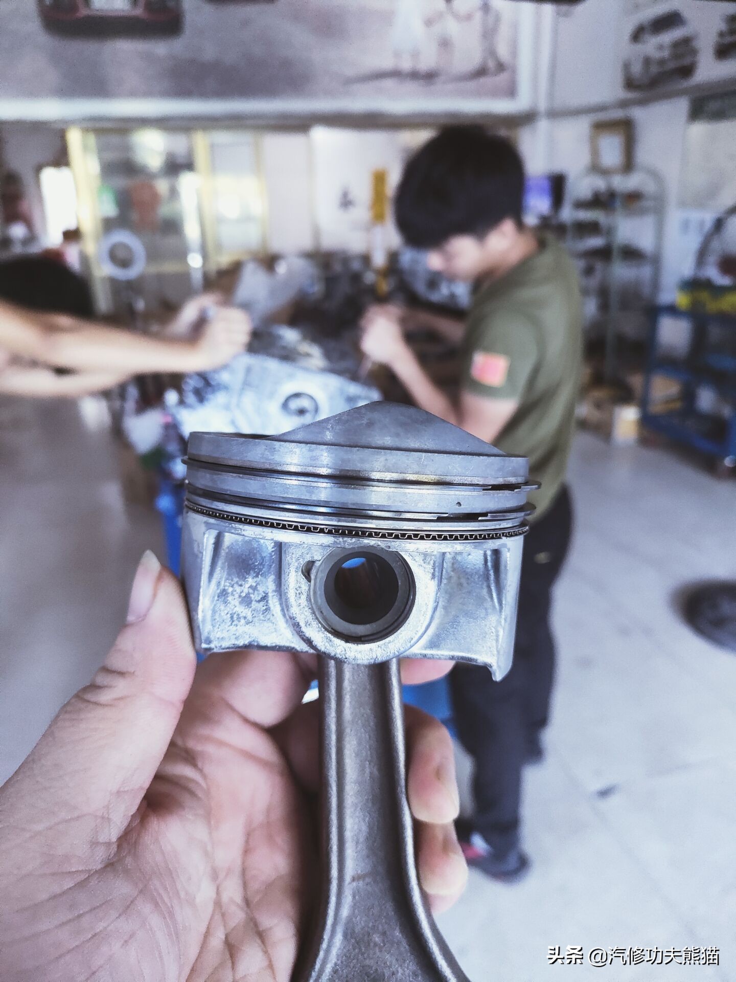 新款大众途锐烧机油吗,百万豪车为什么还烧机油