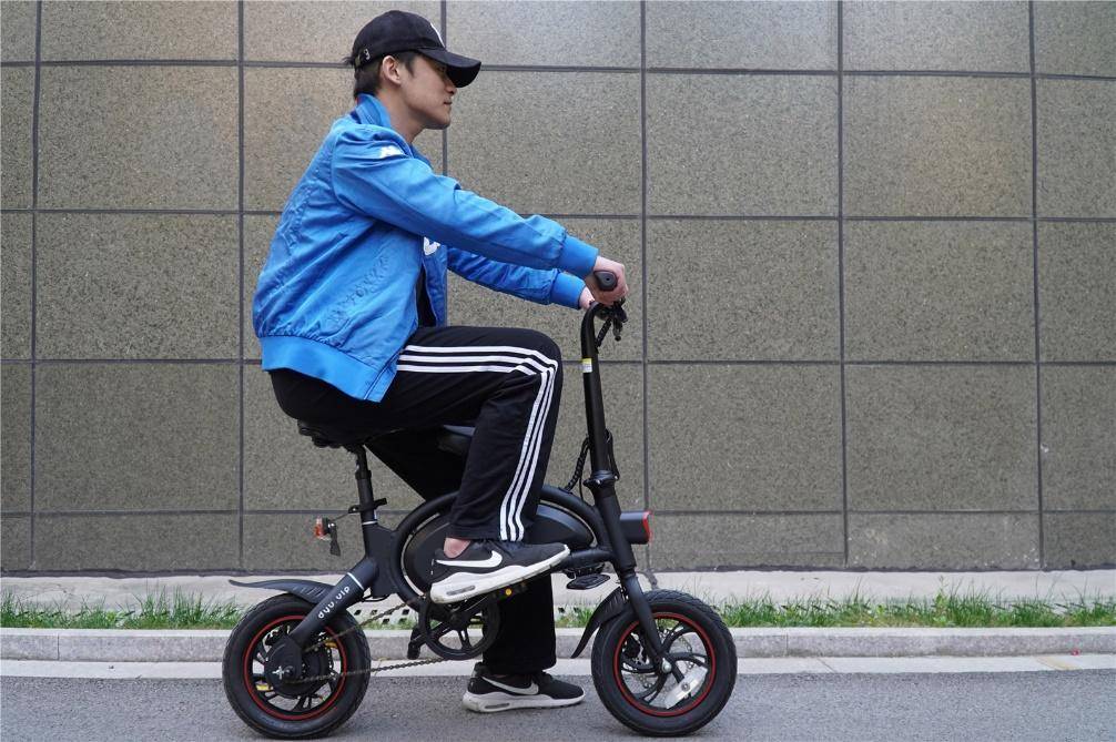 窃格瓦拉最震撼的视频,窃格瓦拉偷车视频