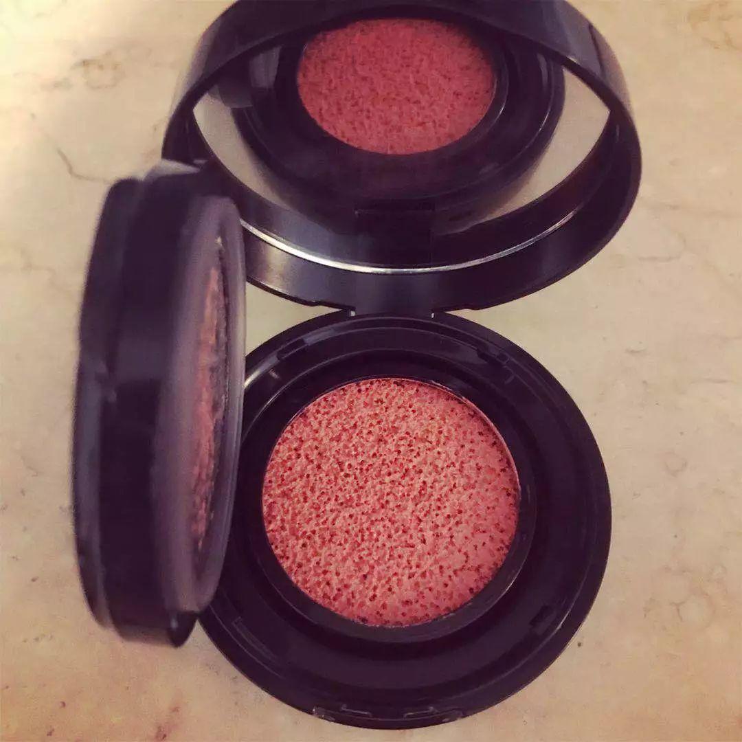 什么样的彩妆不闷痘,使脸上无痘印的彩妆