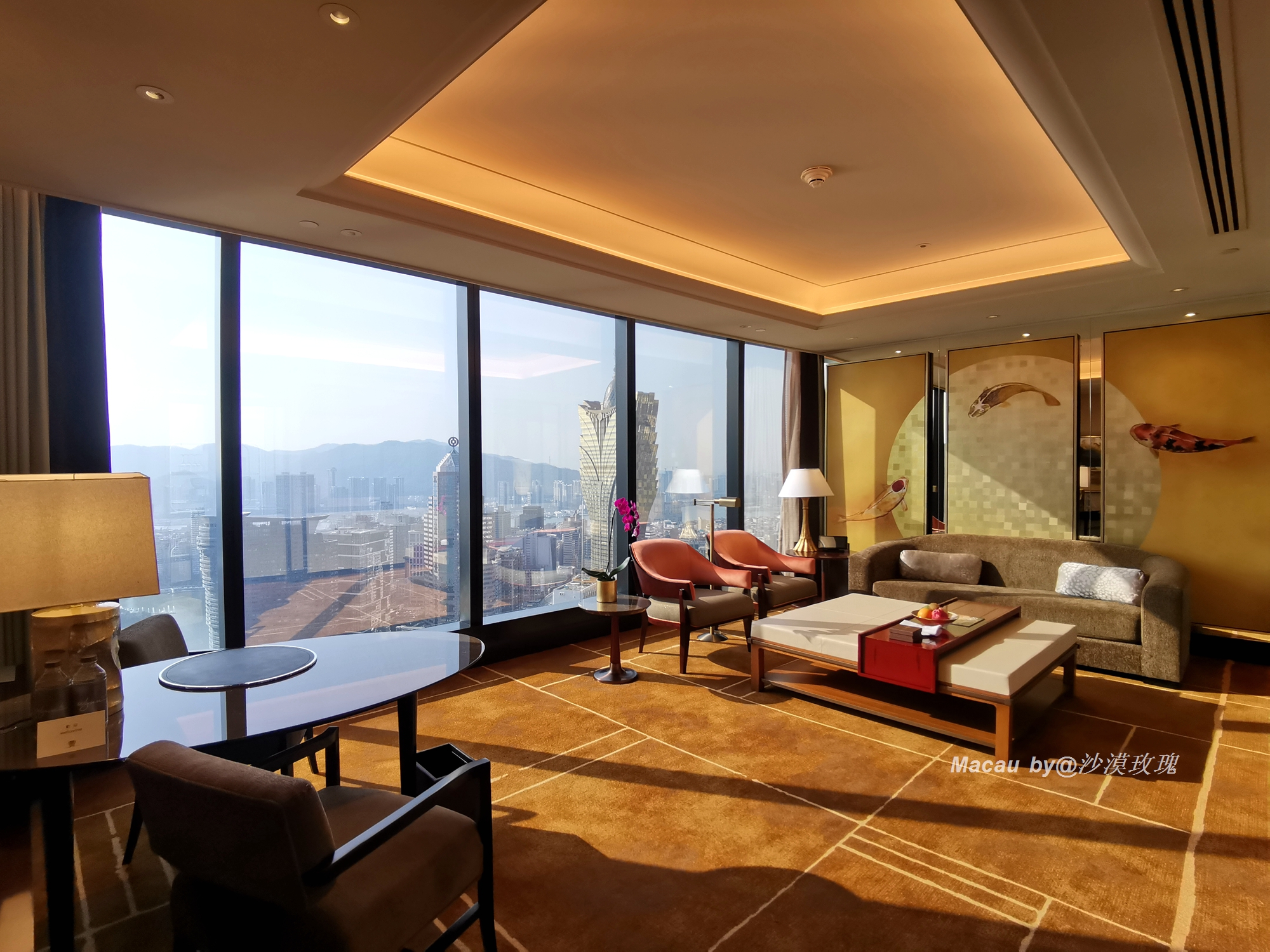 澳门葡京酒店豪华客房一晚多少钱,澳门的美高梅酒店住一晚要多少钱