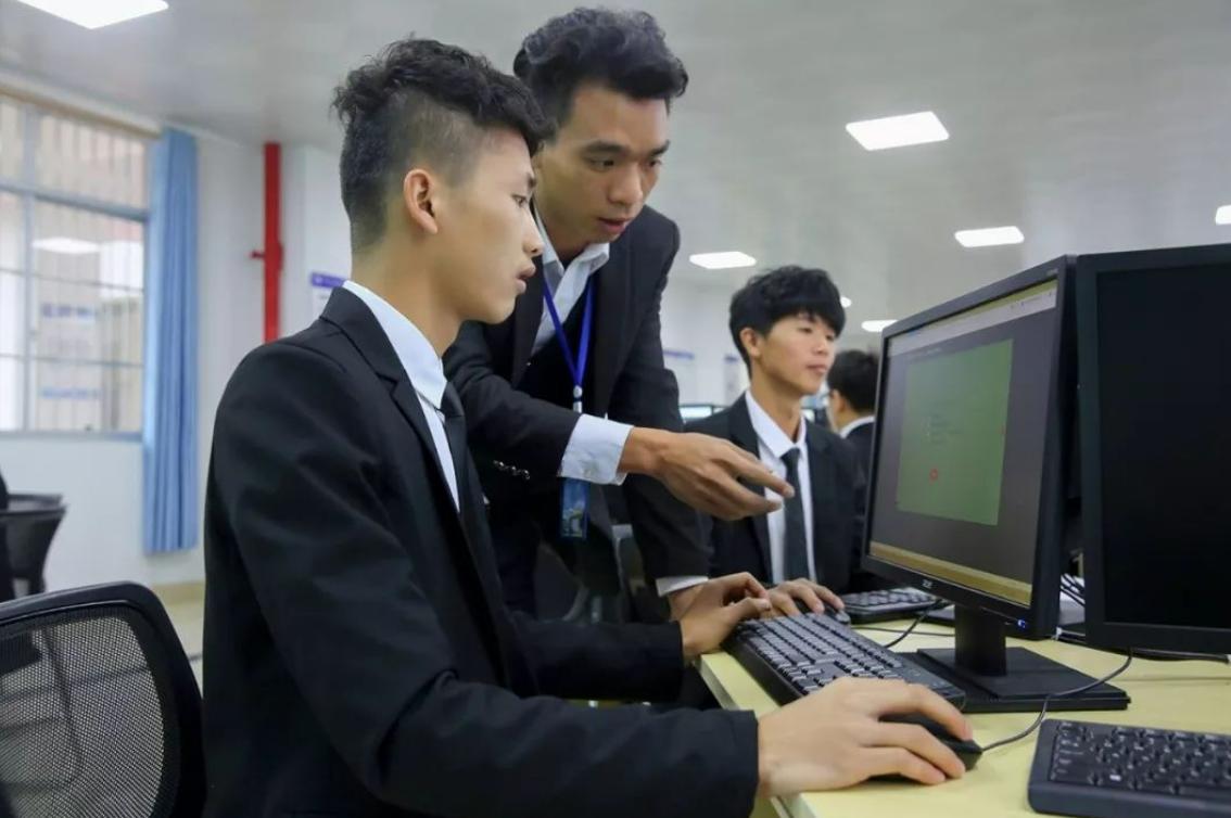 公务员招考最容易上的十大专业,报考公务员最好的十大专业