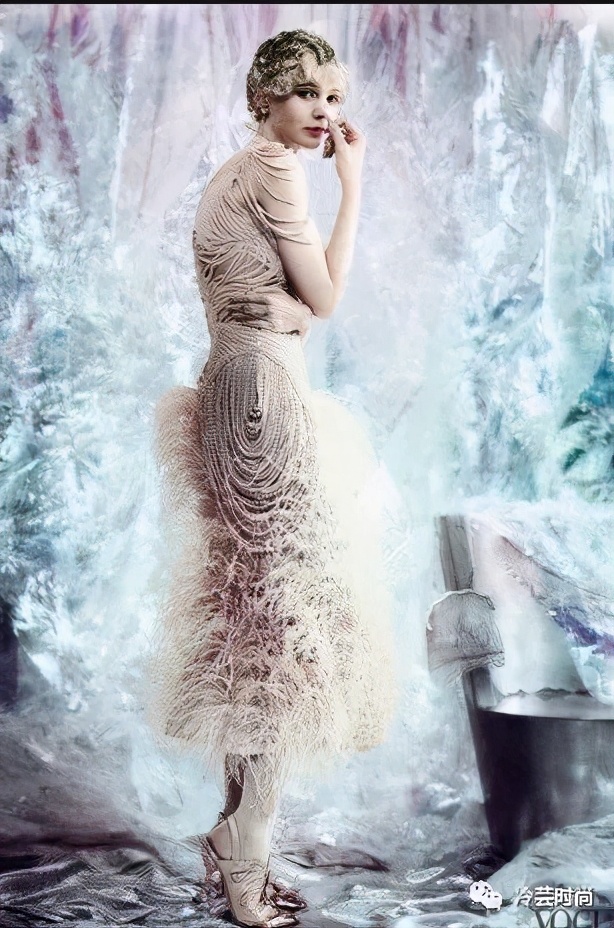 项链的活动扣佩戴方法,项链的佩戴要讲究八大搭配技巧