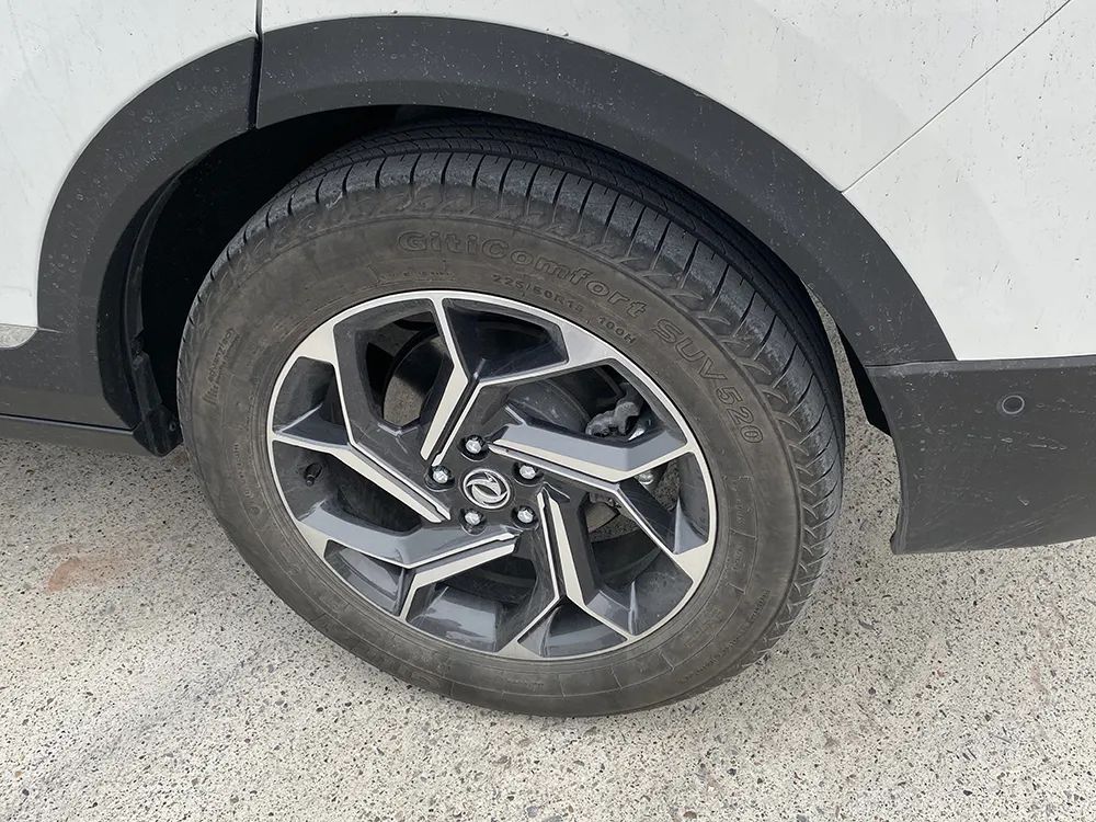 试驾风神新ax72018款,风神新ax7越野能力