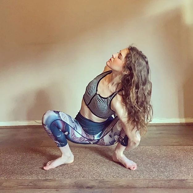 想要小腿又细又长学会这一套动作,小腿有些弯曲怎么变直