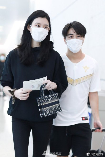 奚梦瑶的包包有哪些,奚梦瑶同款mini包