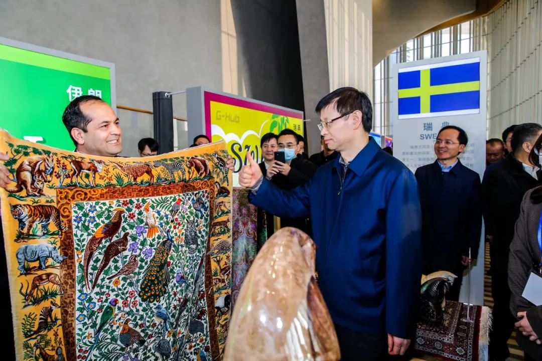 “进博会”进苏州，绿地贸易港“进博同款”商品巡展首站启幕