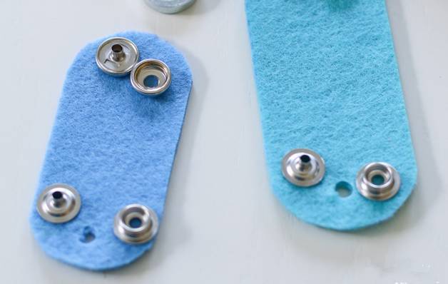 耳塞怎么弄不会打结,耳塞和充电线