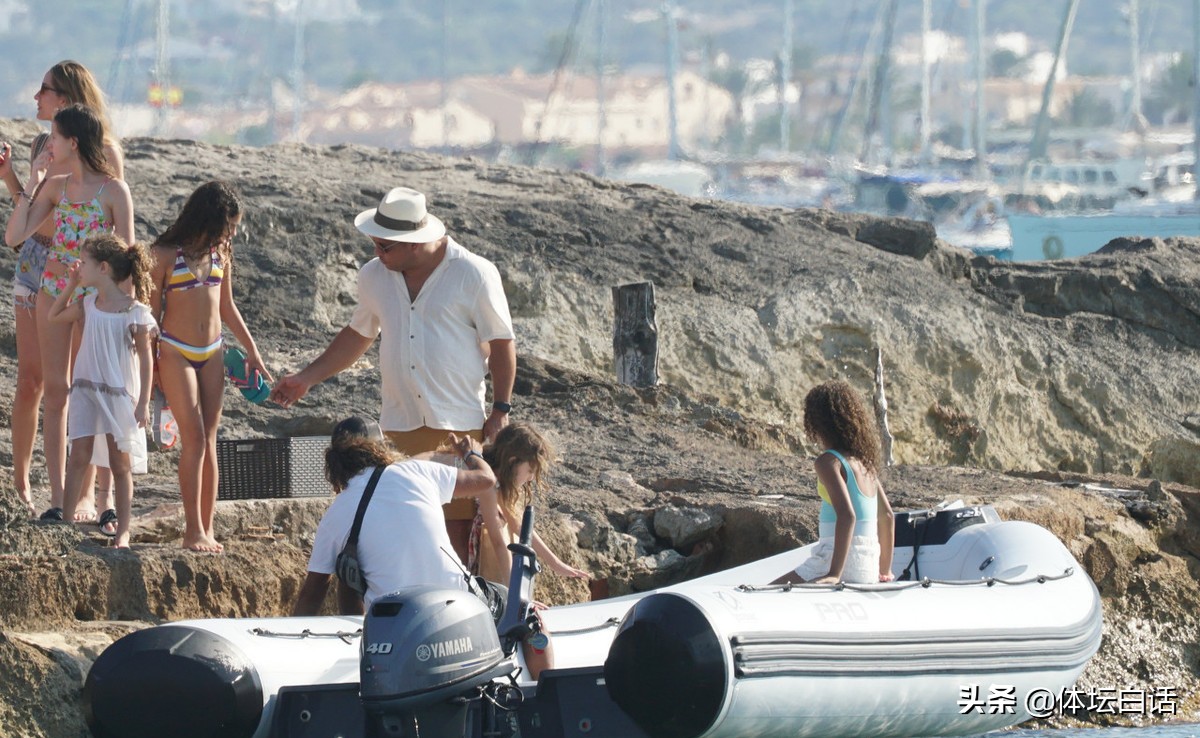 大罗身材走样,足球小将大罗