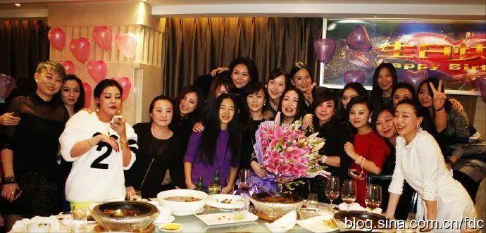 美容院十二月活动怎么吸引人,如何举办一场成功的美容院沙龙