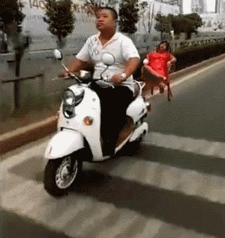 可爱搞笑图片可直接保存,搞笑图片现在的年轻妹纸真会玩啊