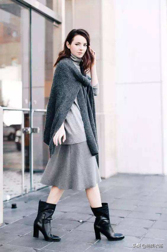 毛衣怎么穿不显土毛衣的时尚穿搭 (毛衣怎么穿才好看这样搭配最时髦)