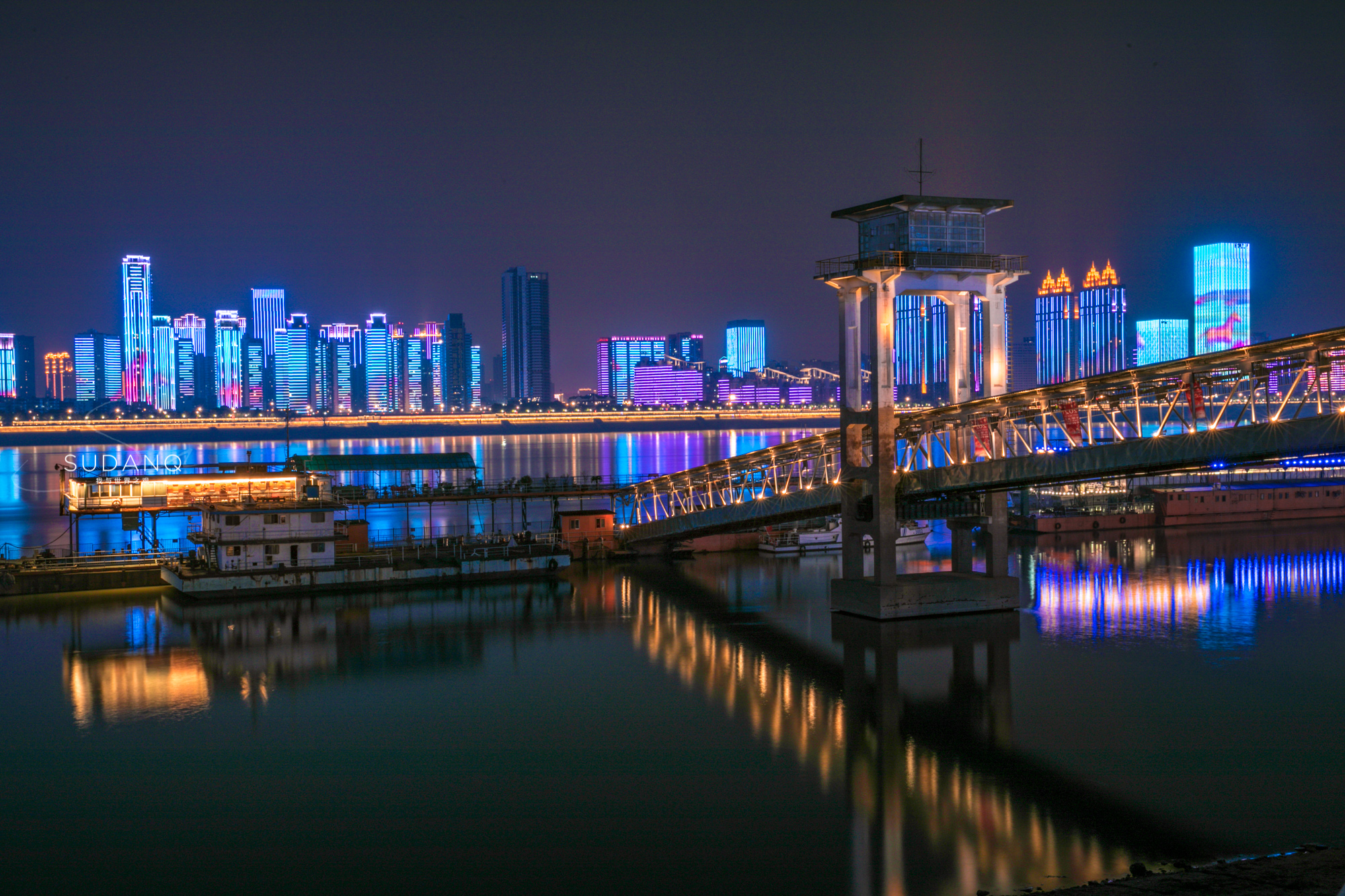 武汉是个怎么样的城市,武汉是怎样的一座城