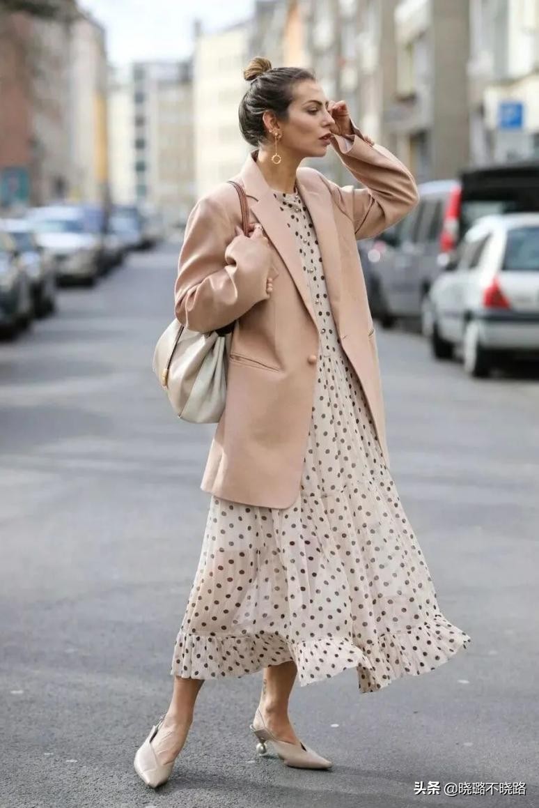 春夏流行这4件西装裙子优雅高级,短西装裙子春天这样穿美爆了