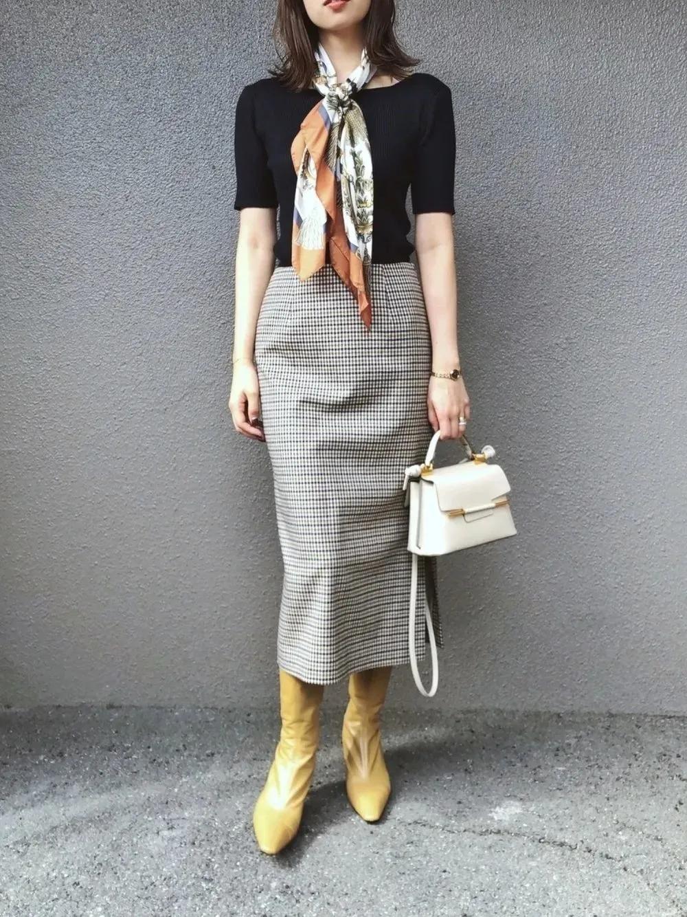 一条丝巾戴出高级感,一条很长的丝巾怎么穿搭