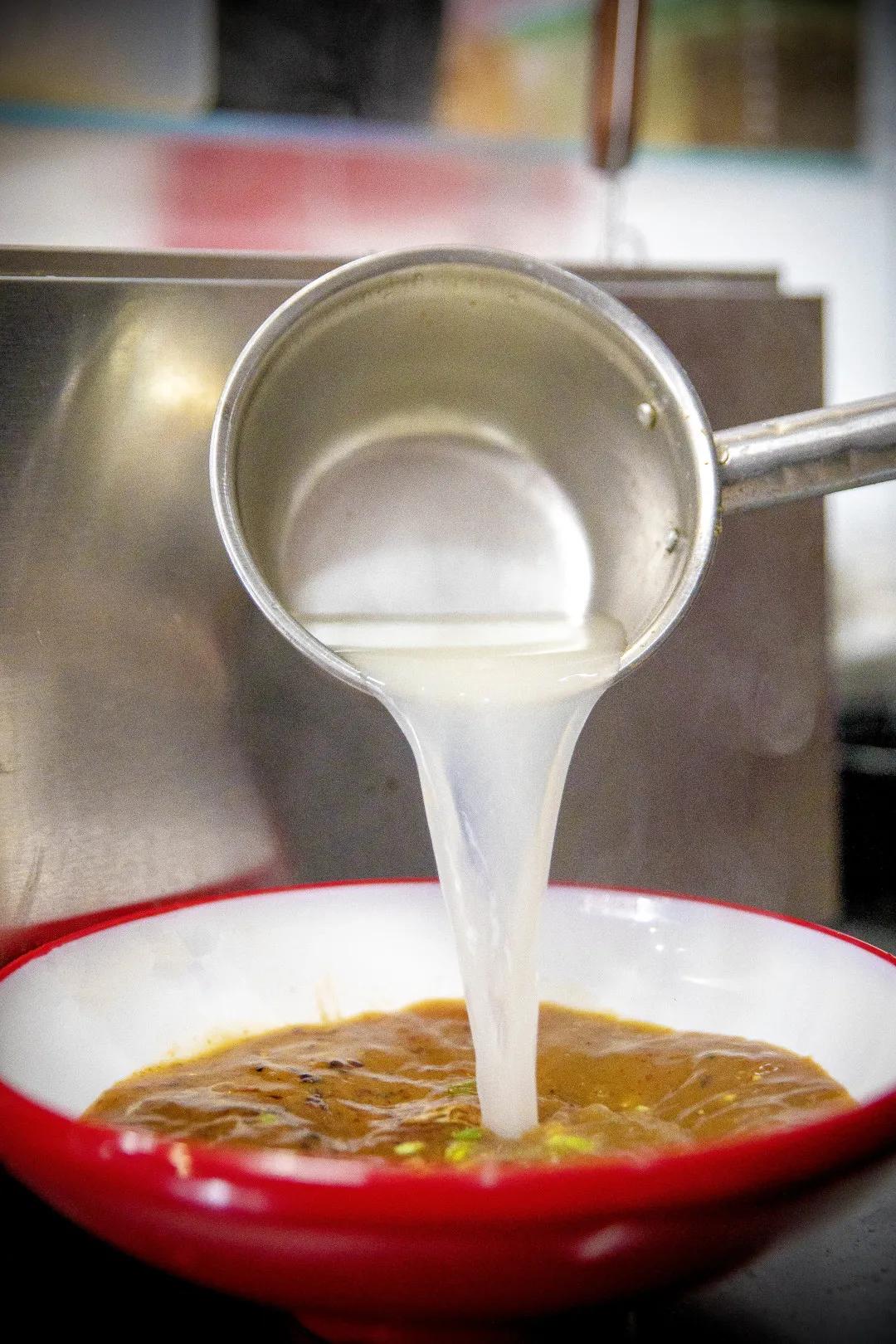 人均8元的奶茶店,人均8块的小吃