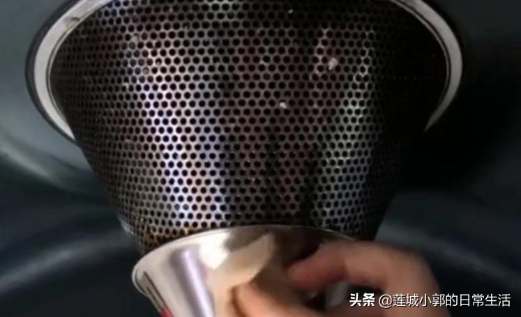 清洁油烟机小窍门小苏打,不用一滴水擦油烟机