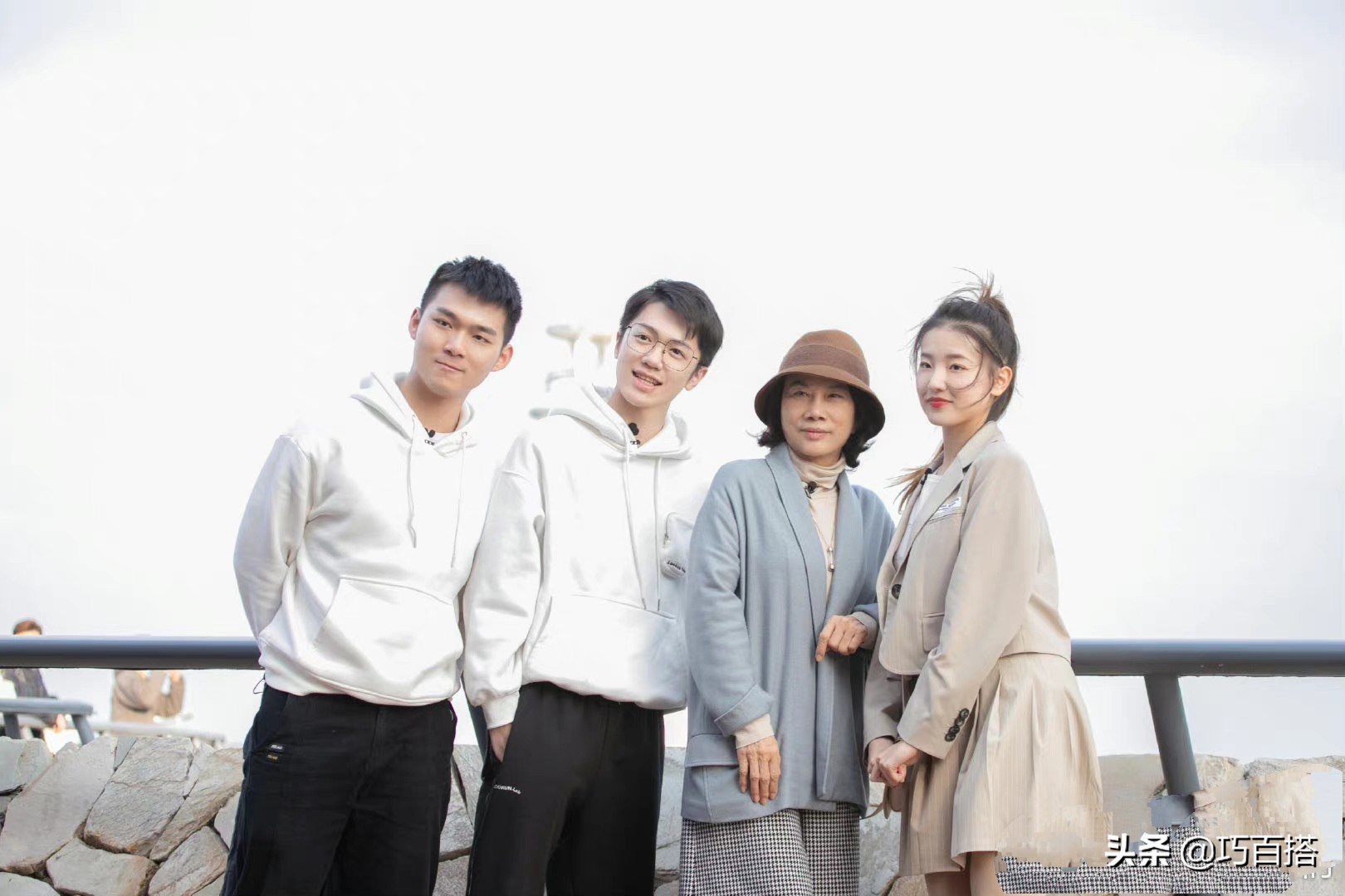 董明珠冬季服装搭配图片,60岁董明珠穿衣搭配