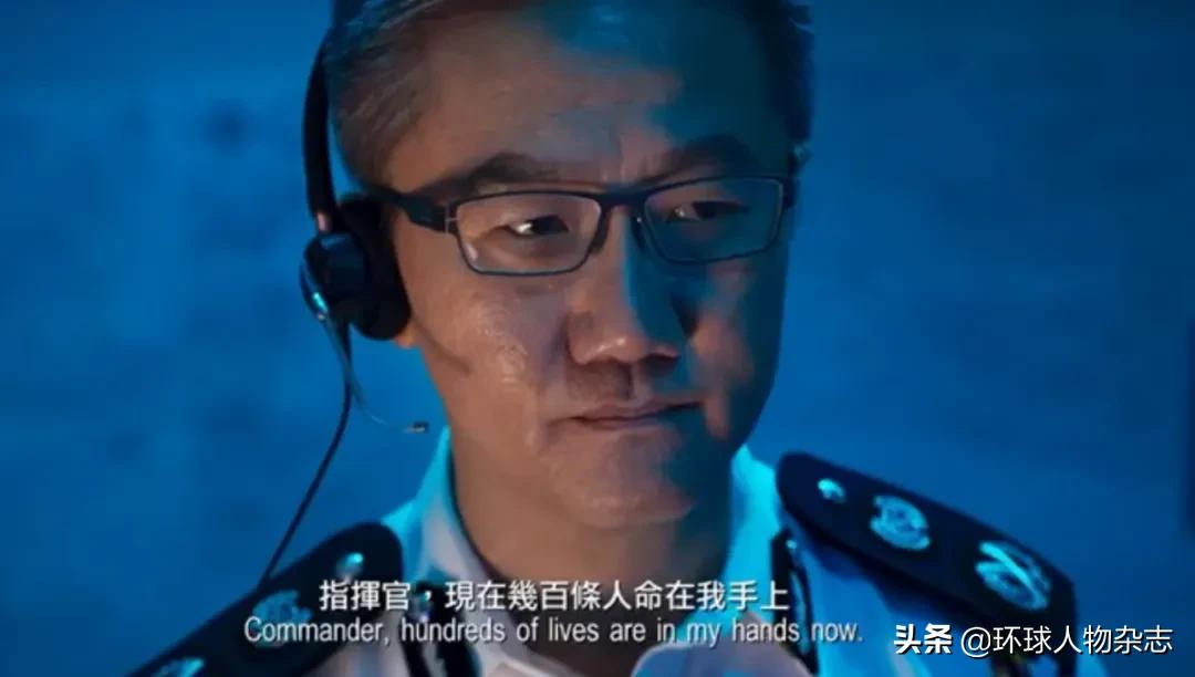 黑帮火拼竟飞车闯警署！港警“一哥”震怒，带队扫黑4天抓近300人