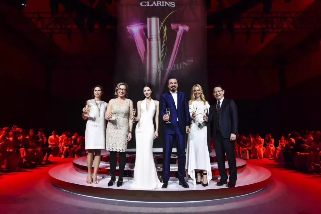 娇韵诗卸妆油效果图,clarins娇韵诗橄榄精华卸妆油