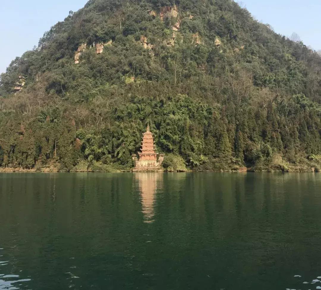 成都出发4天漫游攻略,成都出发10天自由行攻略