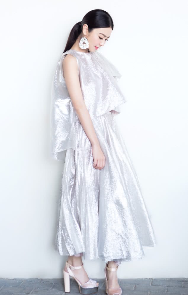 薛凯琪绿色蝴蝶结发型教程,薛凯琪麻花辫