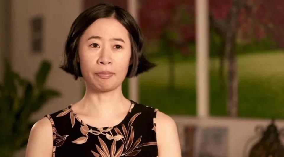 20年穿旧衣，垃圾桶捡食物，纽约女孩省出一套房：有钱，我就不花