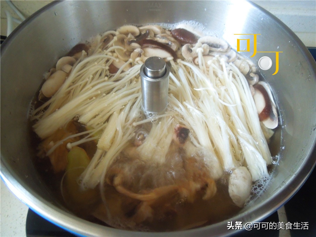 墨鱼干菌菇炖鸡,墨鱼干煲汤搭配什么菌菇