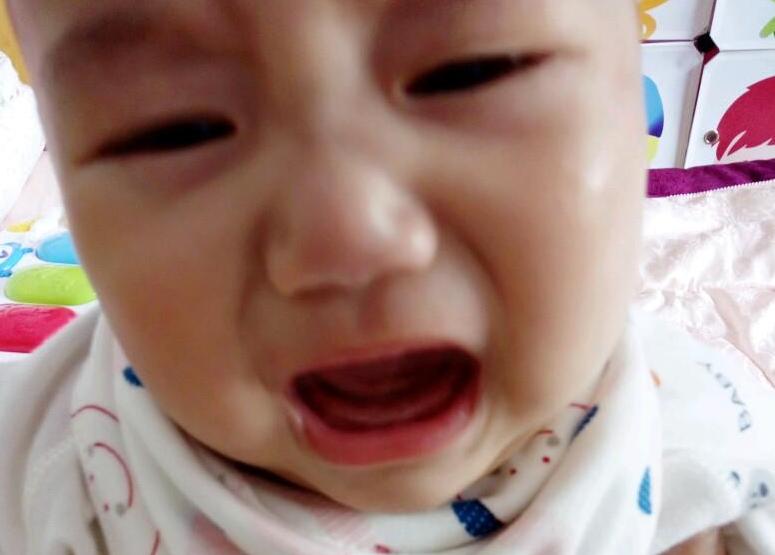 宝宝睡觉时这三个动作不要去打扰,小孩子睡得沉有什么方法叫醒