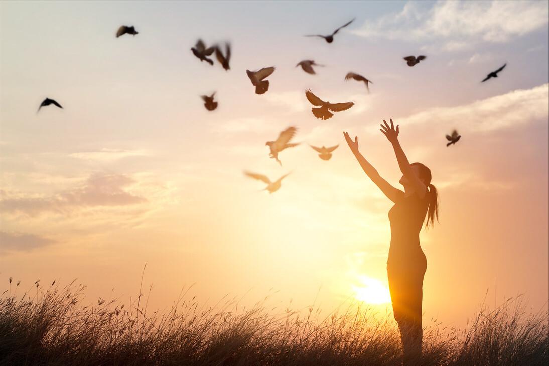 孩子说不想结婚生孩子,女孩子说还不想结婚我怎么回答呢