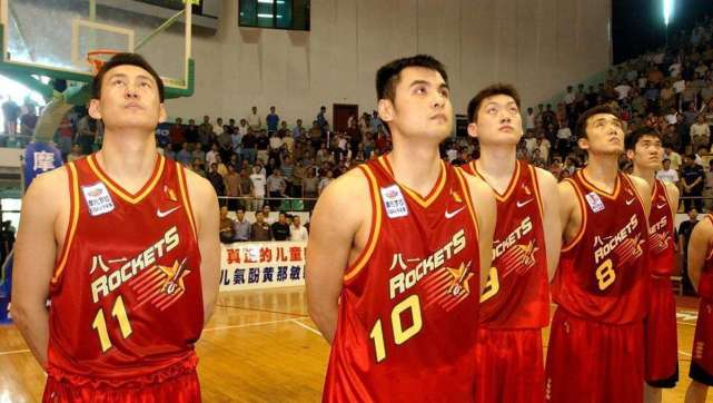 詹姆斯18分钟暴砍29分,詹姆斯今日仅15次出手砍26分