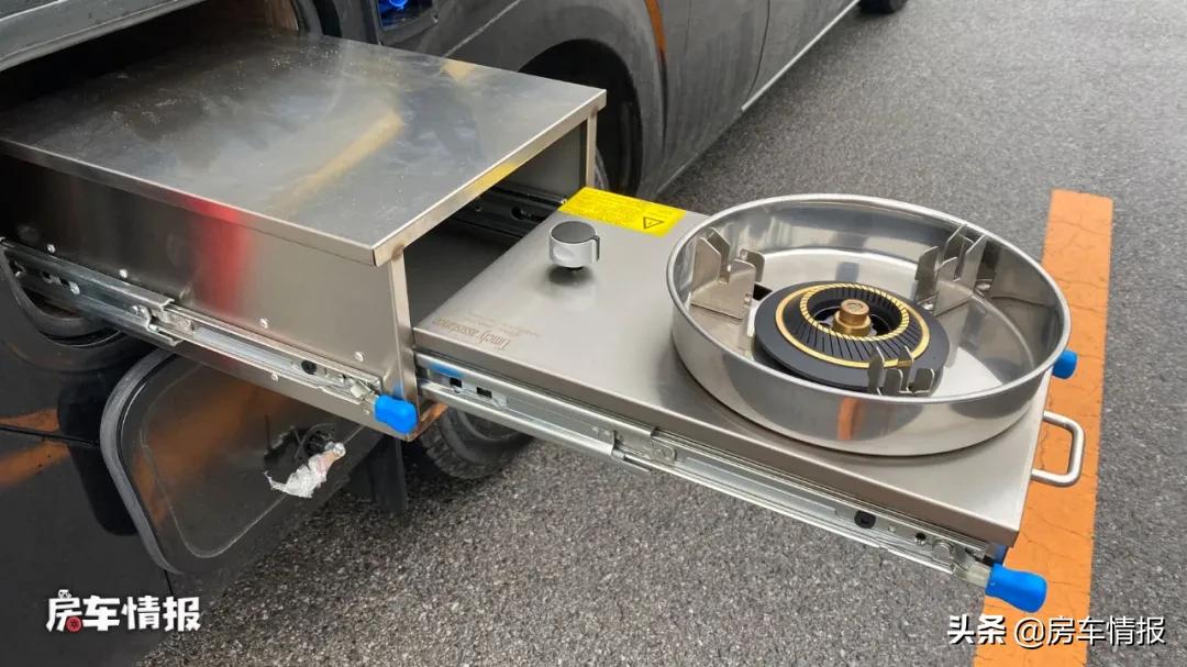 公认最好的三款房车10万元内,东风御风房车c型房车