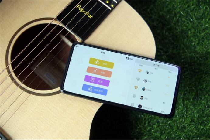 拒绝暴躁老师上线，摊牌吧！选个好吉他你也能一个月学会，比如它