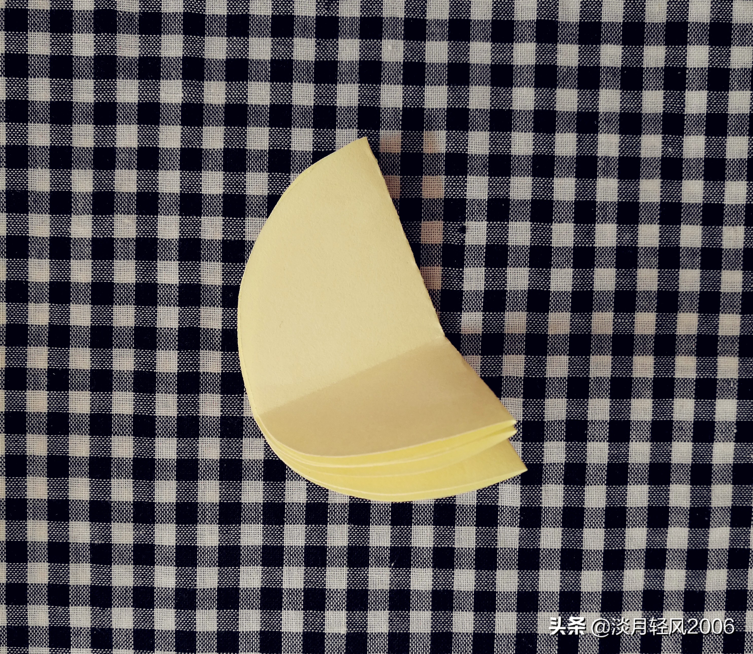 用卡纸制作的手工立体小花,彩色卡纸立体手工