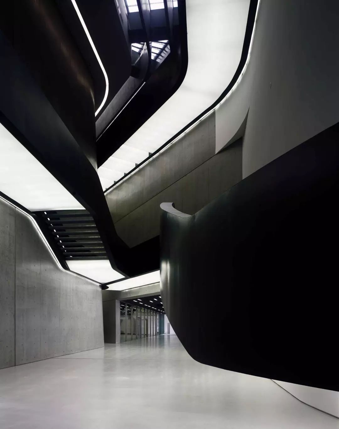 建筑女魔头扎哈哈迪德作品,建筑女魔头扎哈哈迪德解读建筑