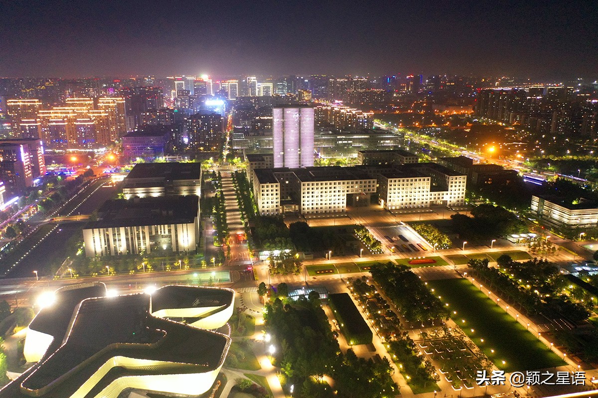 宁波东部新城银泰城人气,宁波东部新城宏泰广场