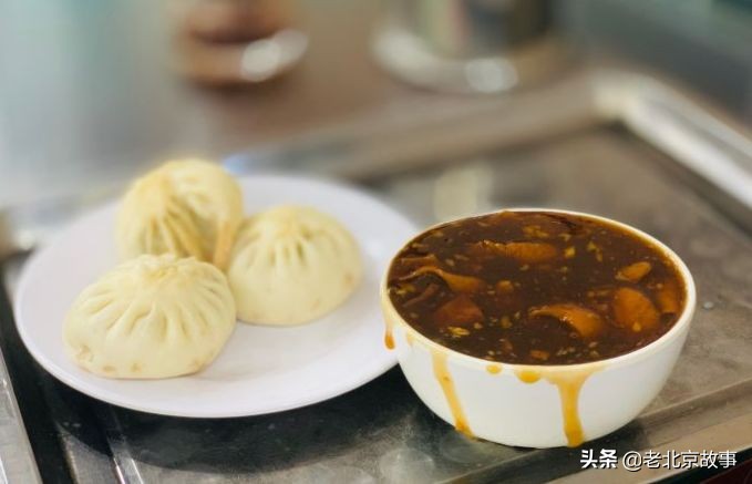 北京哪家同时有卤煮炒肝爆肚,北京吃卤煮炒肝老字号