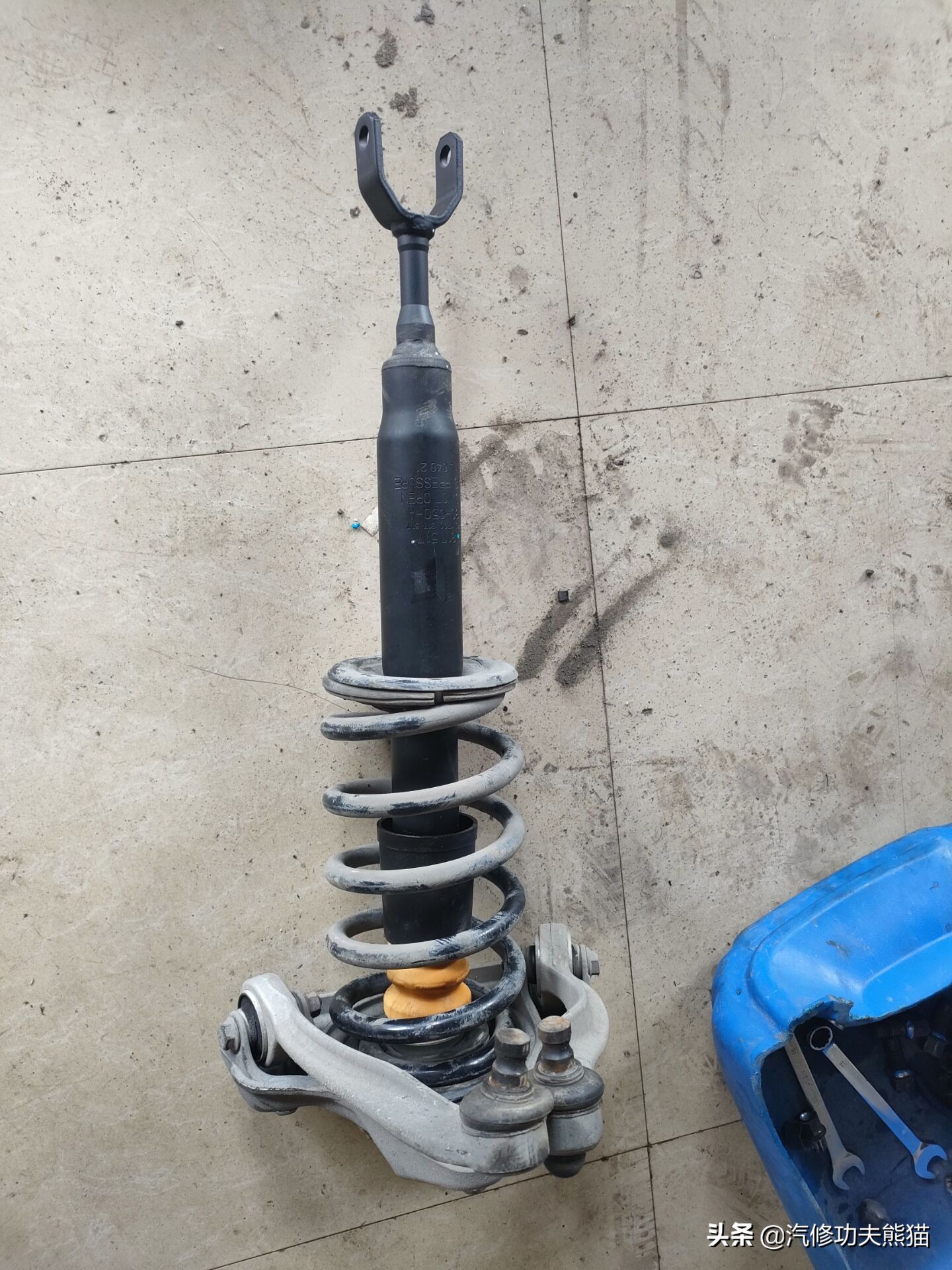 2003年老奥迪a6,2012年奥迪a6经典