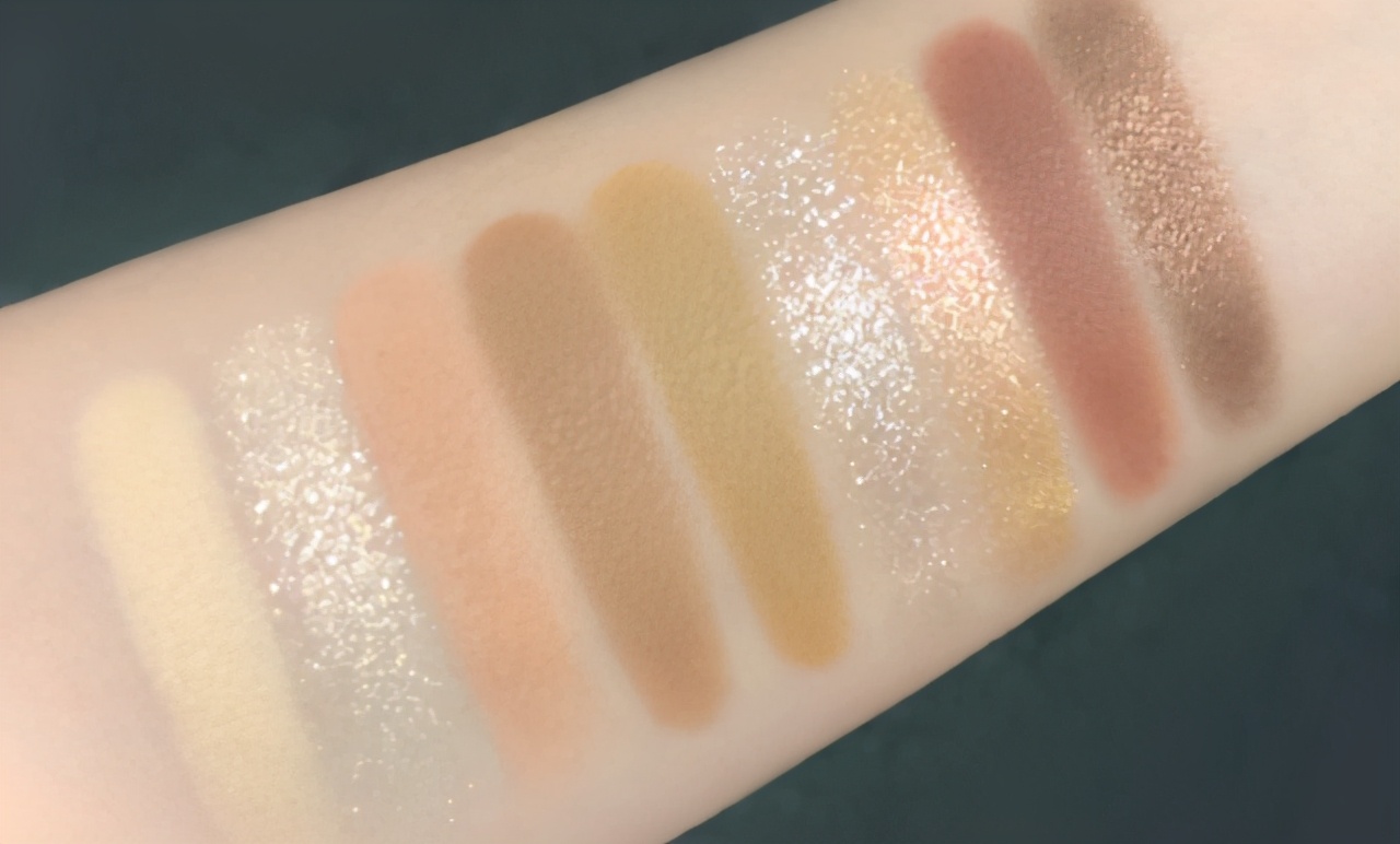 最近迪士尼又作妖？3CE复古风疯狂被种草，雅诗兰黛太敷衍了吧