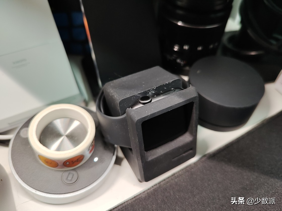 这也许是设备最多的桌面？我的「实用主义器材派」桌面分享