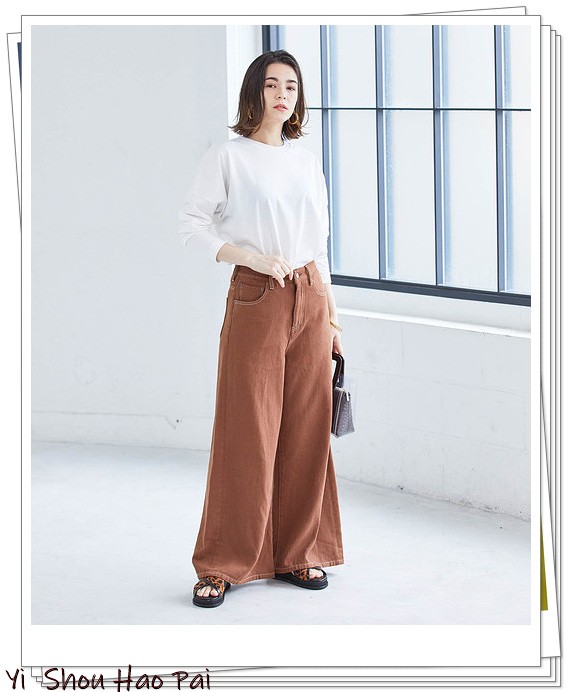 女星喇叭牛仔裤搭配,风衣搭配喇叭牛仔裤