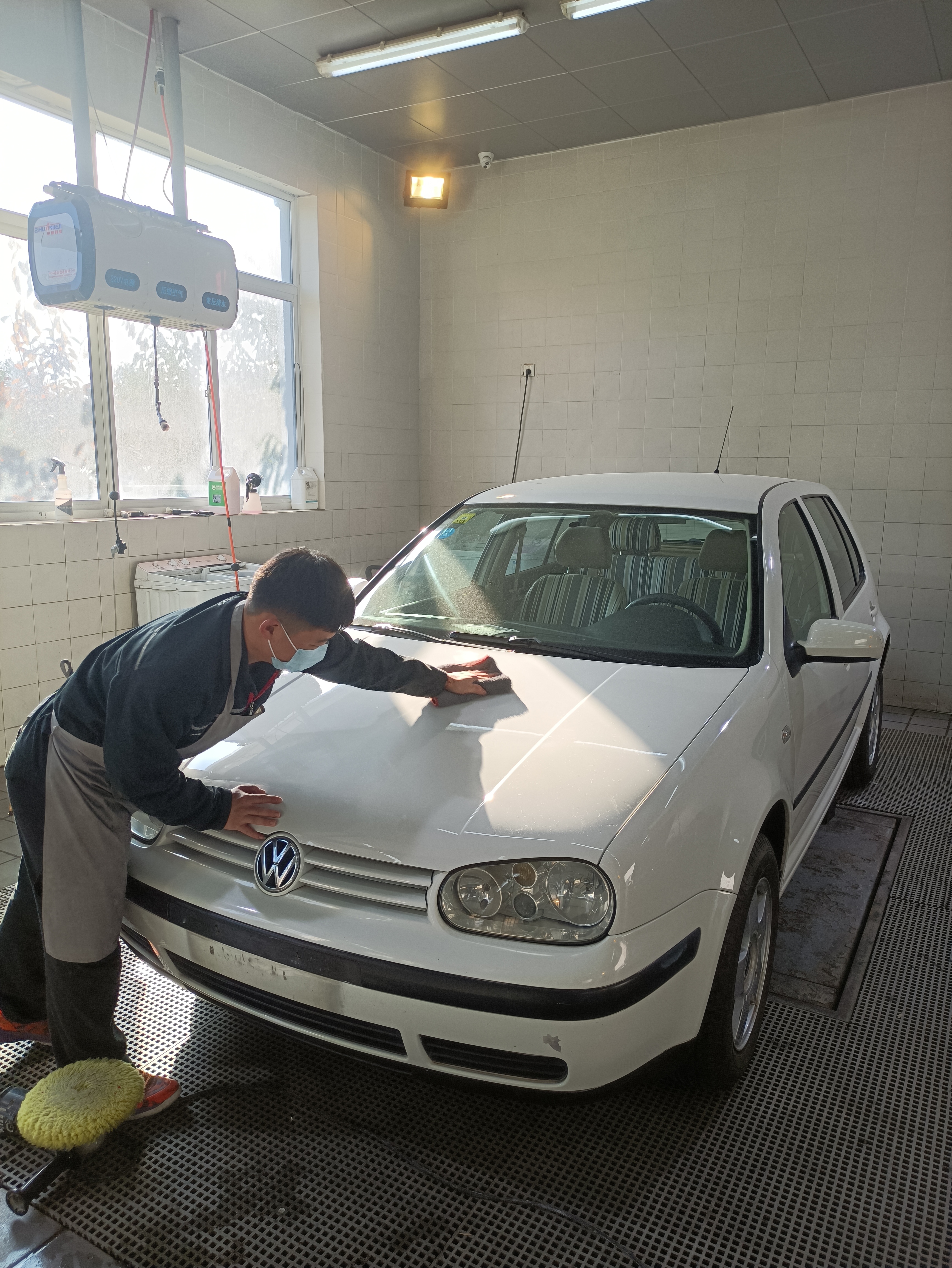 买高尔夫几代性价比高,买个二手高尔夫保值吗