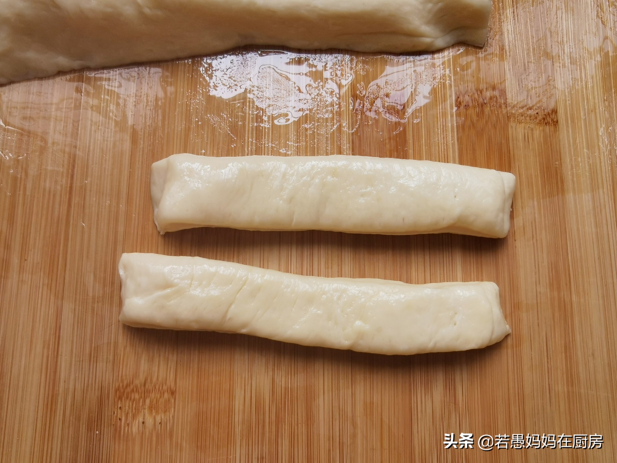 炸油条用酵母粉和苏打粉,油条用酵母粉和泡打粉哪个好